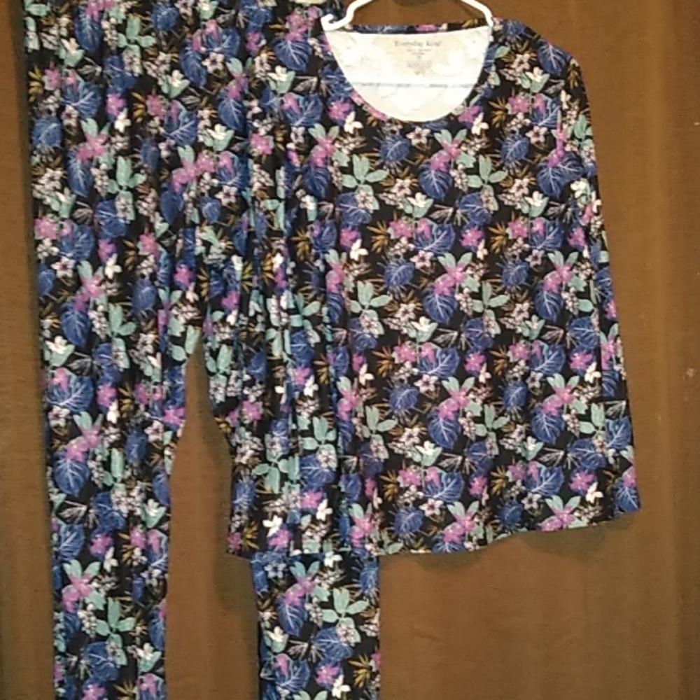 Everyday Koze pajamas.  Worn twice.